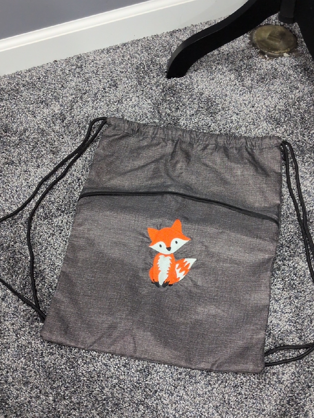 thirty-one Gray Drawstring Bag with Orange Fox